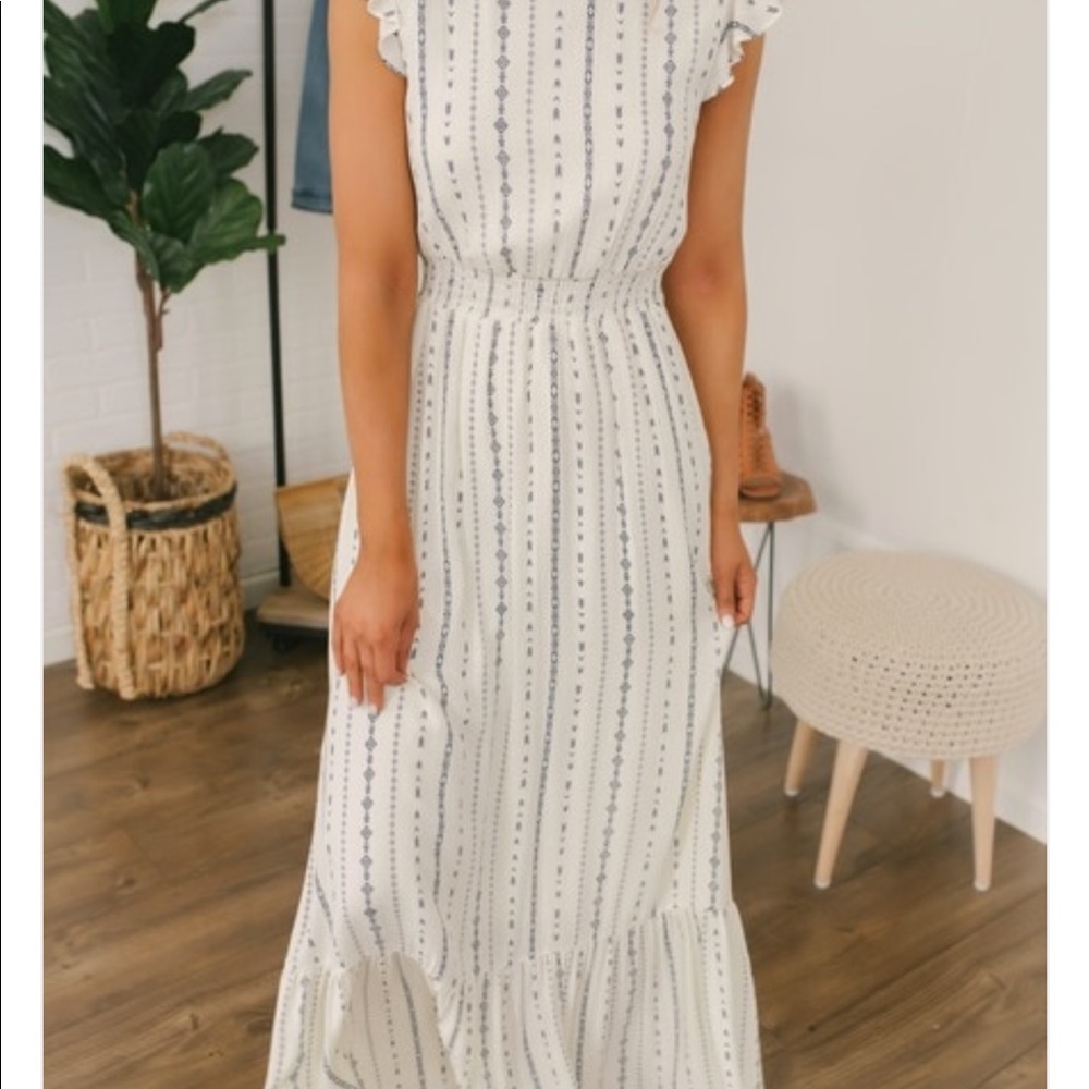Magnolia boutique everly flutter sleeve dress L